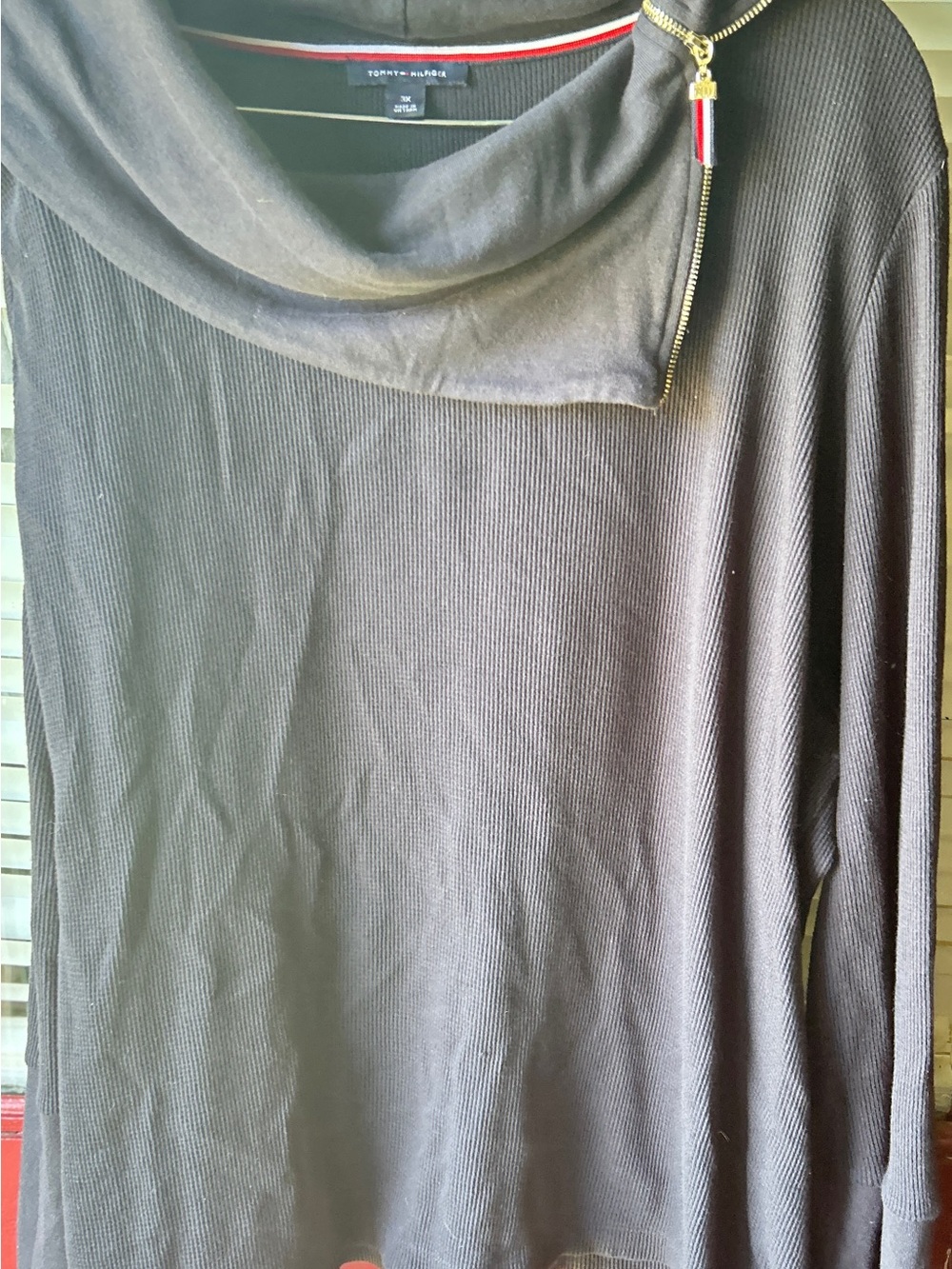 Tommy Hilfiger side zip short